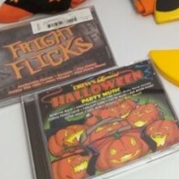 Lot of 2 Halloween CDs- New Fright Flicks & Drew’s Famous Halloween Party Music - Picture 4 of 9